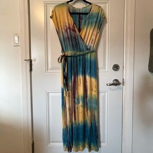 Soft colorful dress 💙🌸